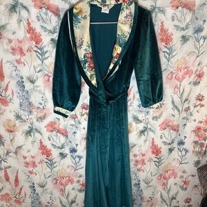 Vintage Luxurious Teal Velvet Robe with Floral Trim